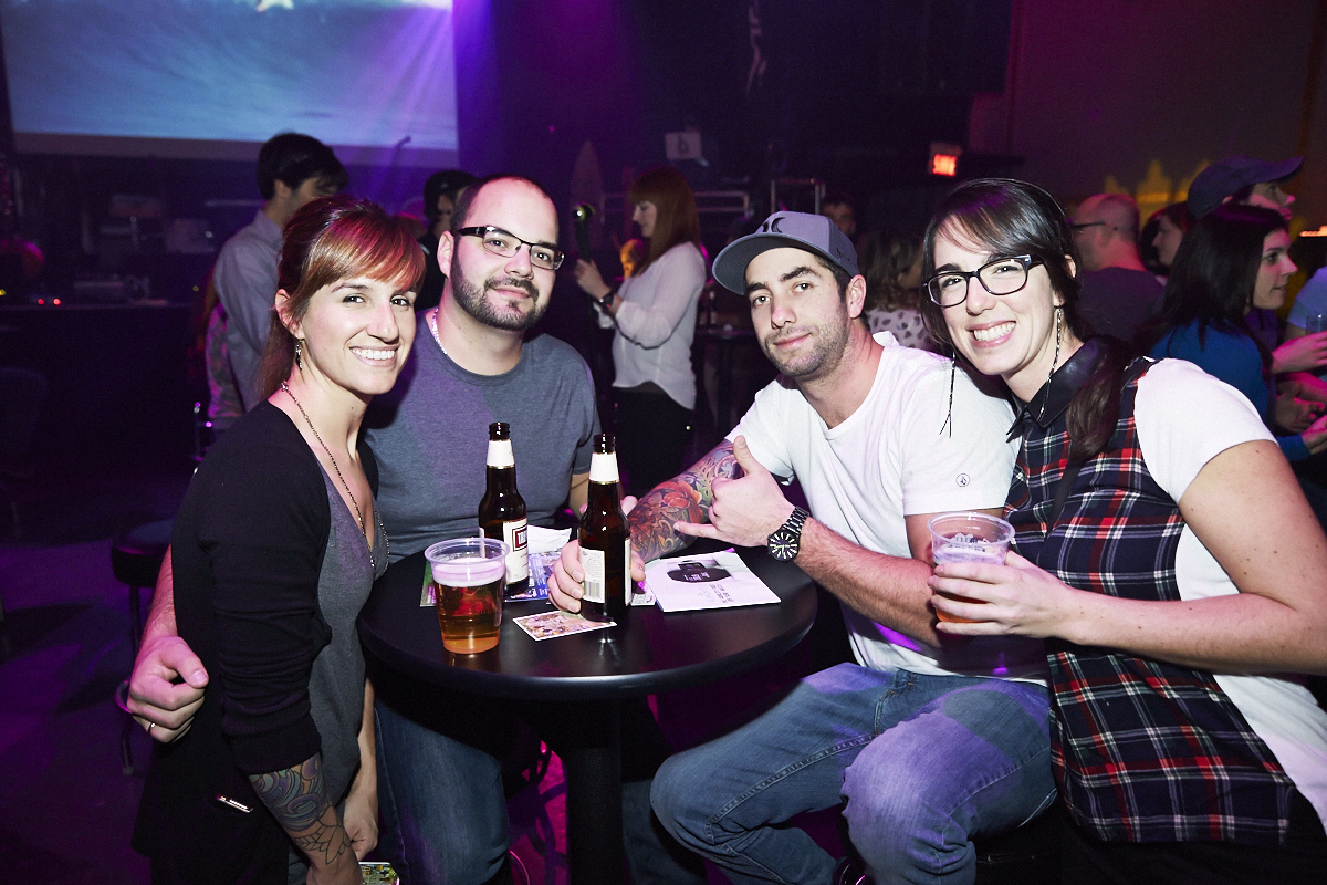 Moustaches, surfboards et destination paradisiaque pour la nouvelle saison de OuiSurf!