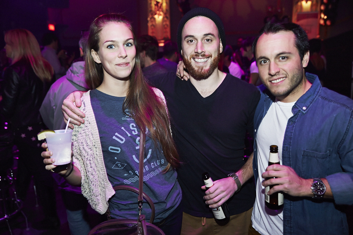 Moustaches, surfboards et destination paradisiaque pour la nouvelle saison de OuiSurf!