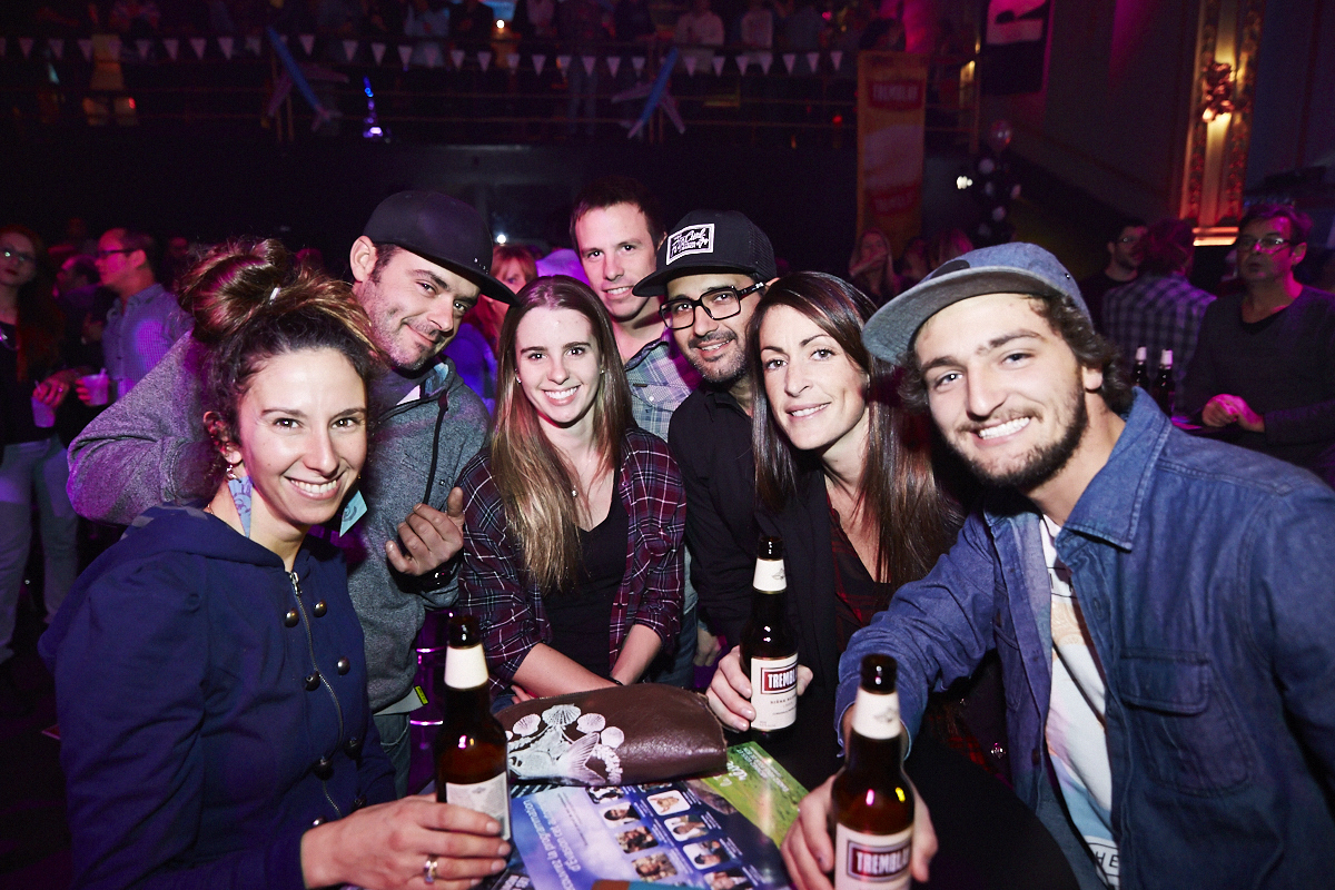 Moustaches, surfboards et destination paradisiaque pour la nouvelle saison de OuiSurf!