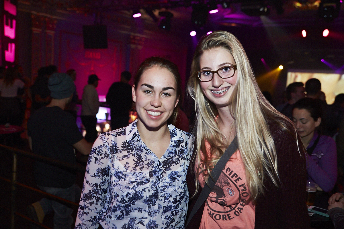 Moustaches, surfboards et destination paradisiaque pour la nouvelle saison de OuiSurf!