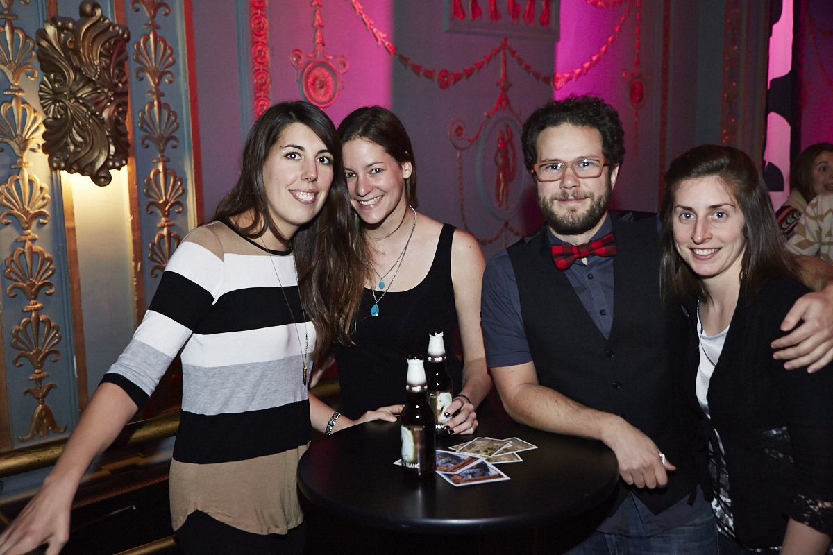 Moustaches, surfboards et destination paradisiaque pour la nouvelle saison de OuiSurf!