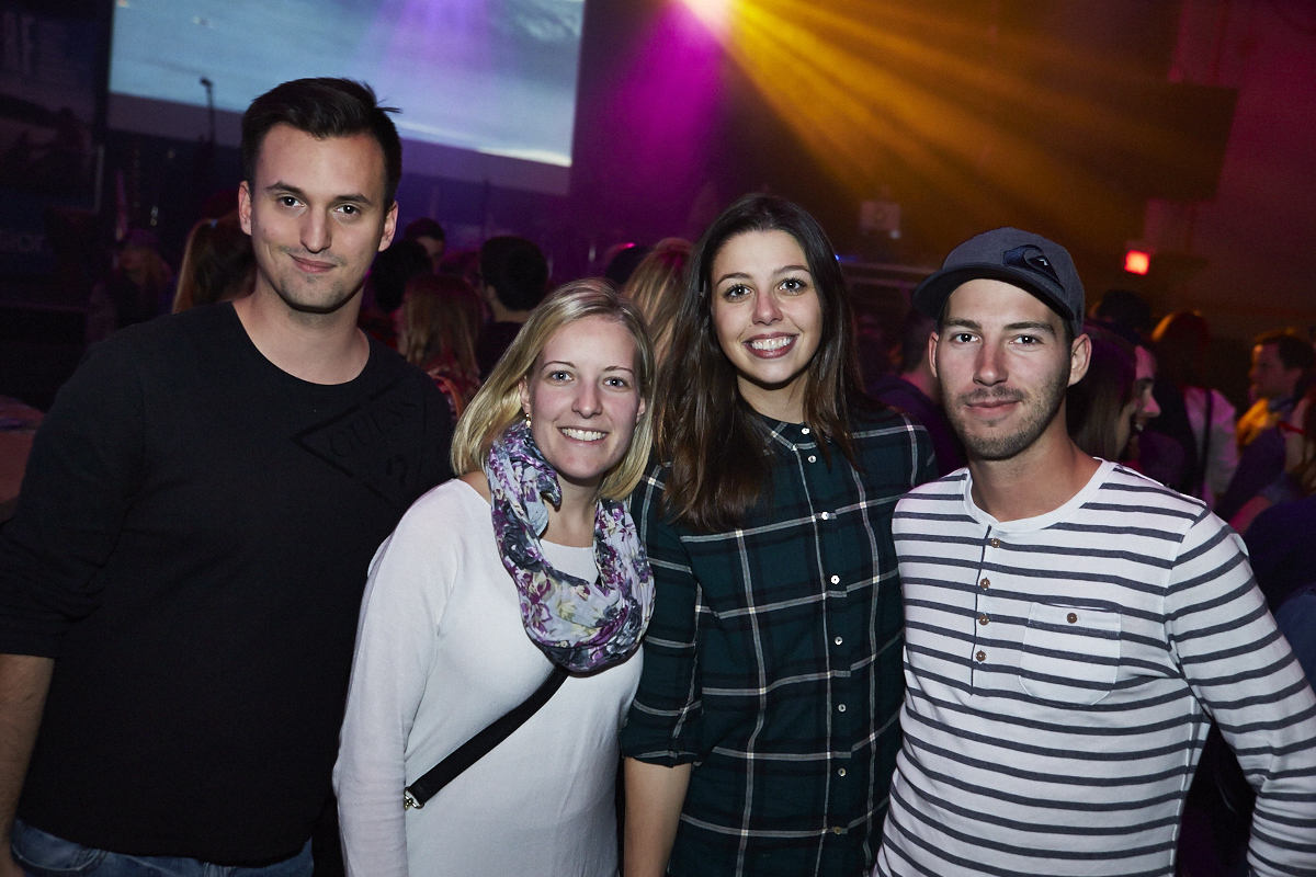 Moustaches, surfboards et destination paradisiaque pour la nouvelle saison de OuiSurf!