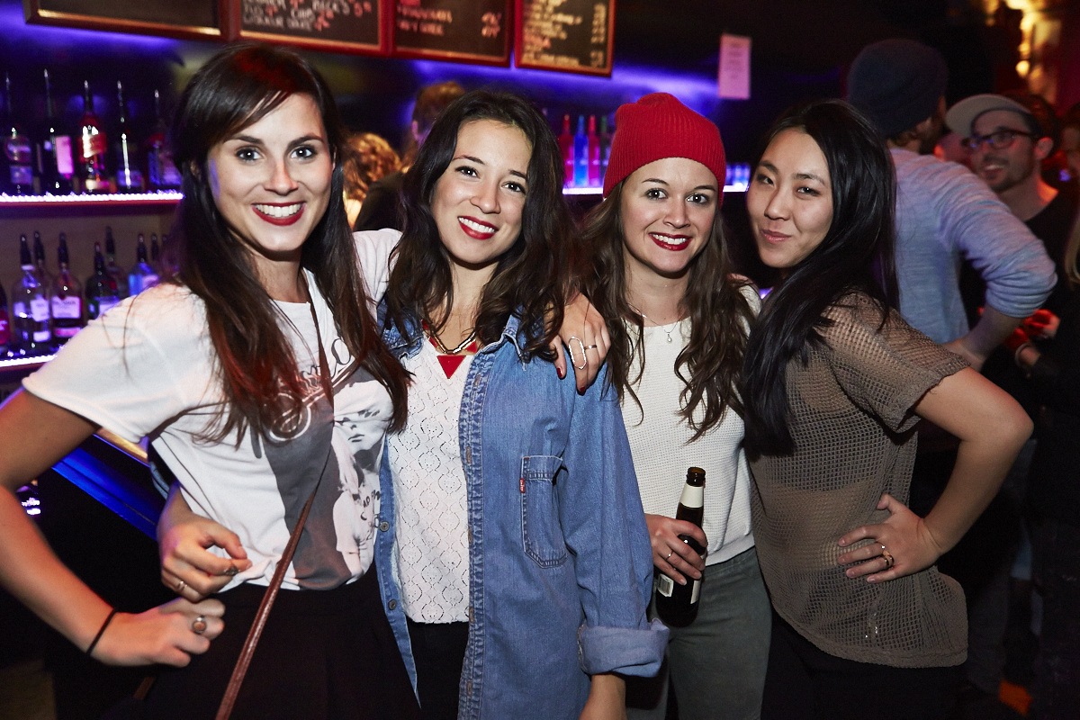 Moustaches, surfboards et destination paradisiaque pour la nouvelle saison de OuiSurf!