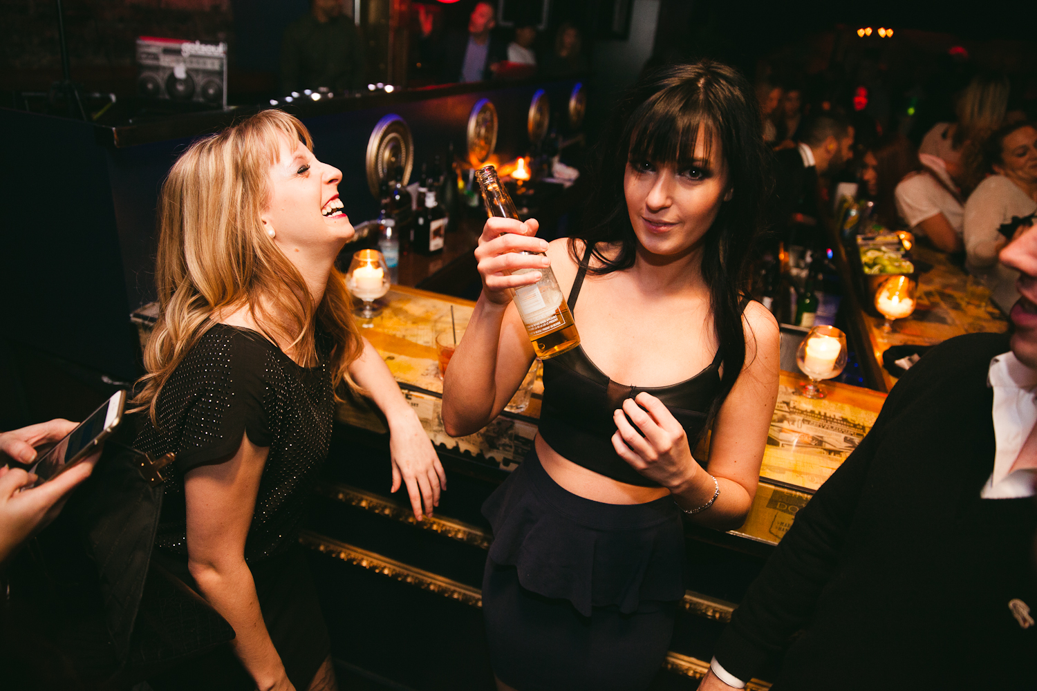 Le Peopl coule au rythme de la vodka pour sa soirée Di Salvio Reunion