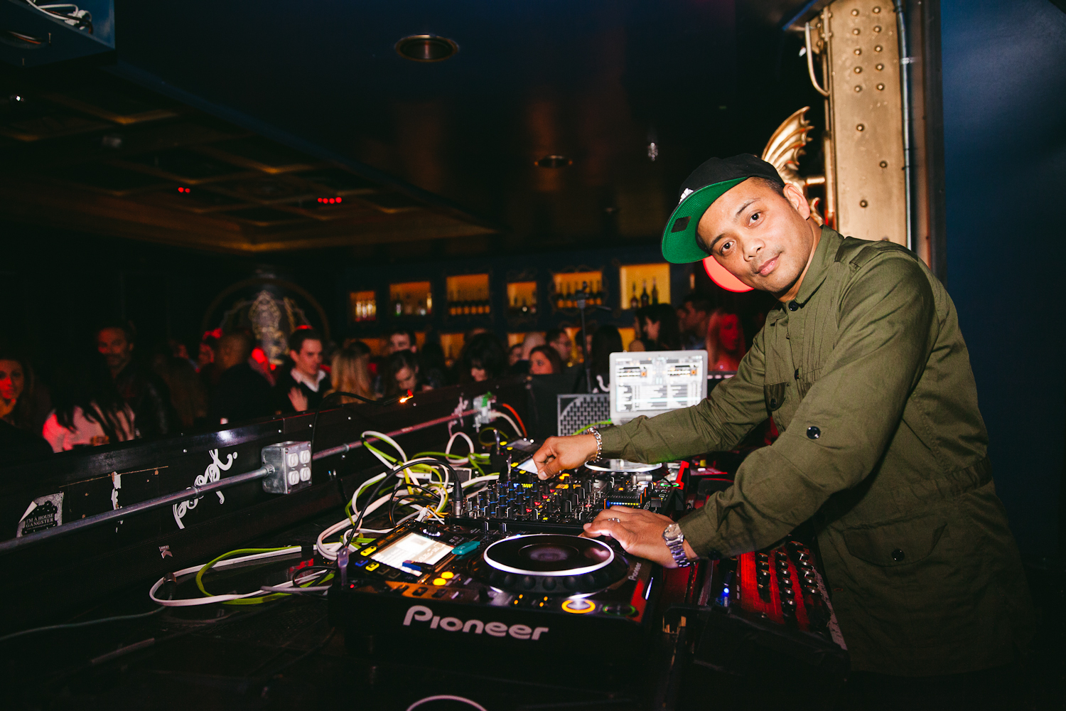 Le Peopl coule au rythme de la vodka pour sa soirée Di Salvio Reunion