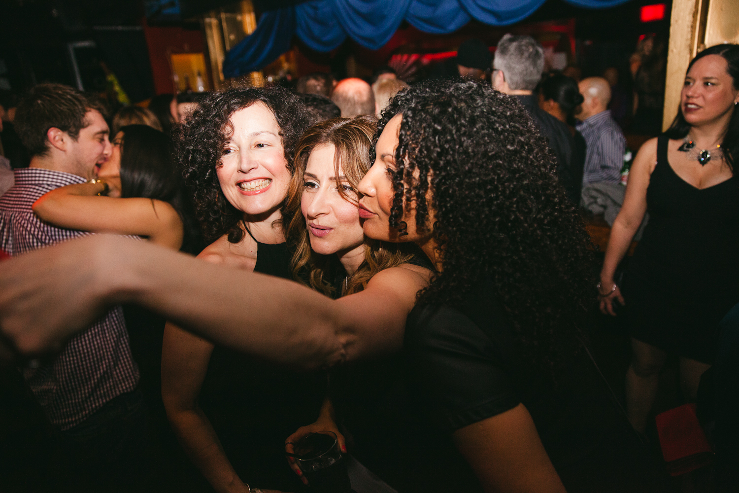 Le Peopl coule au rythme de la vodka pour sa soirée Di Salvio Reunion