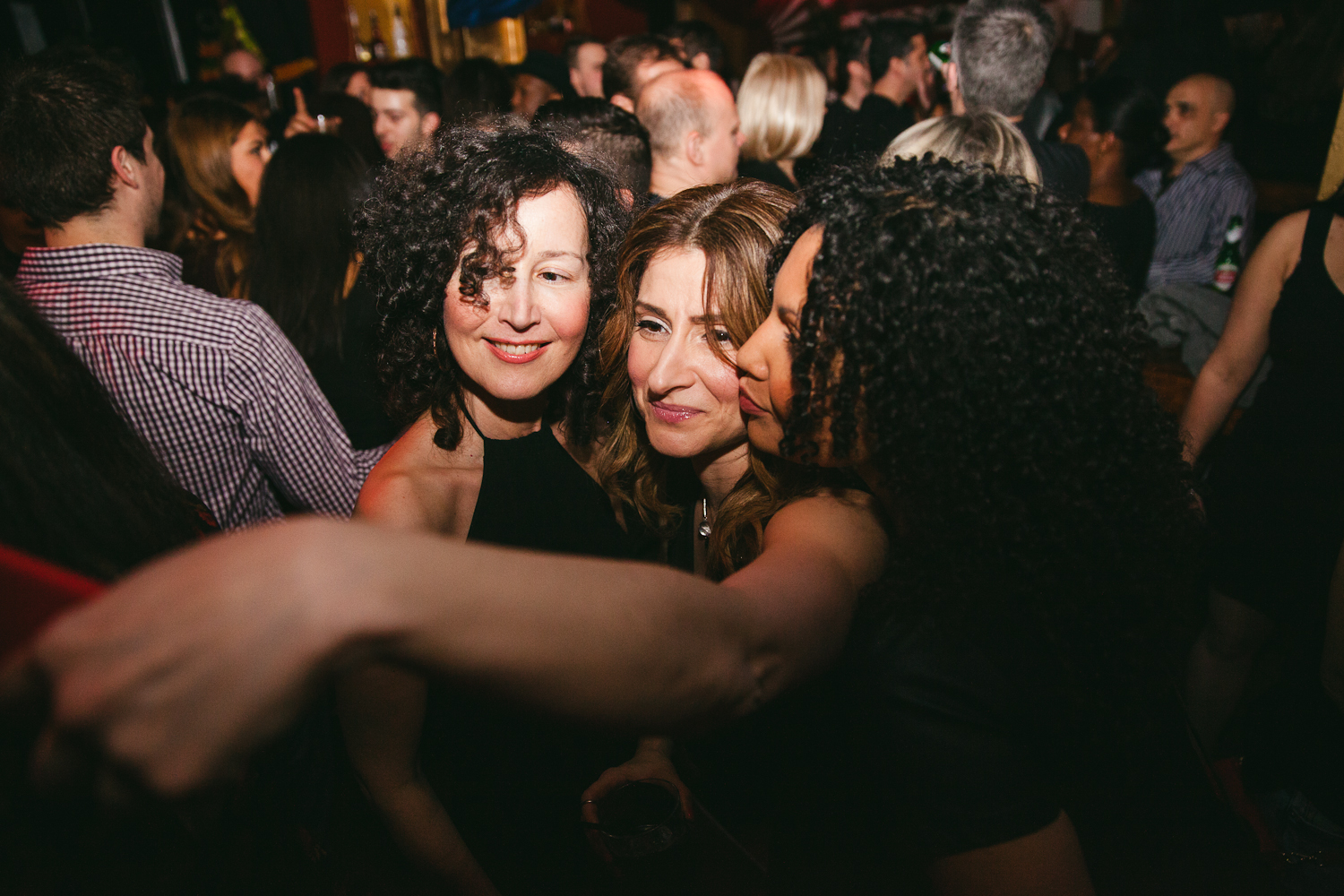 Le Peopl coule au rythme de la vodka pour sa soirée Di Salvio Reunion