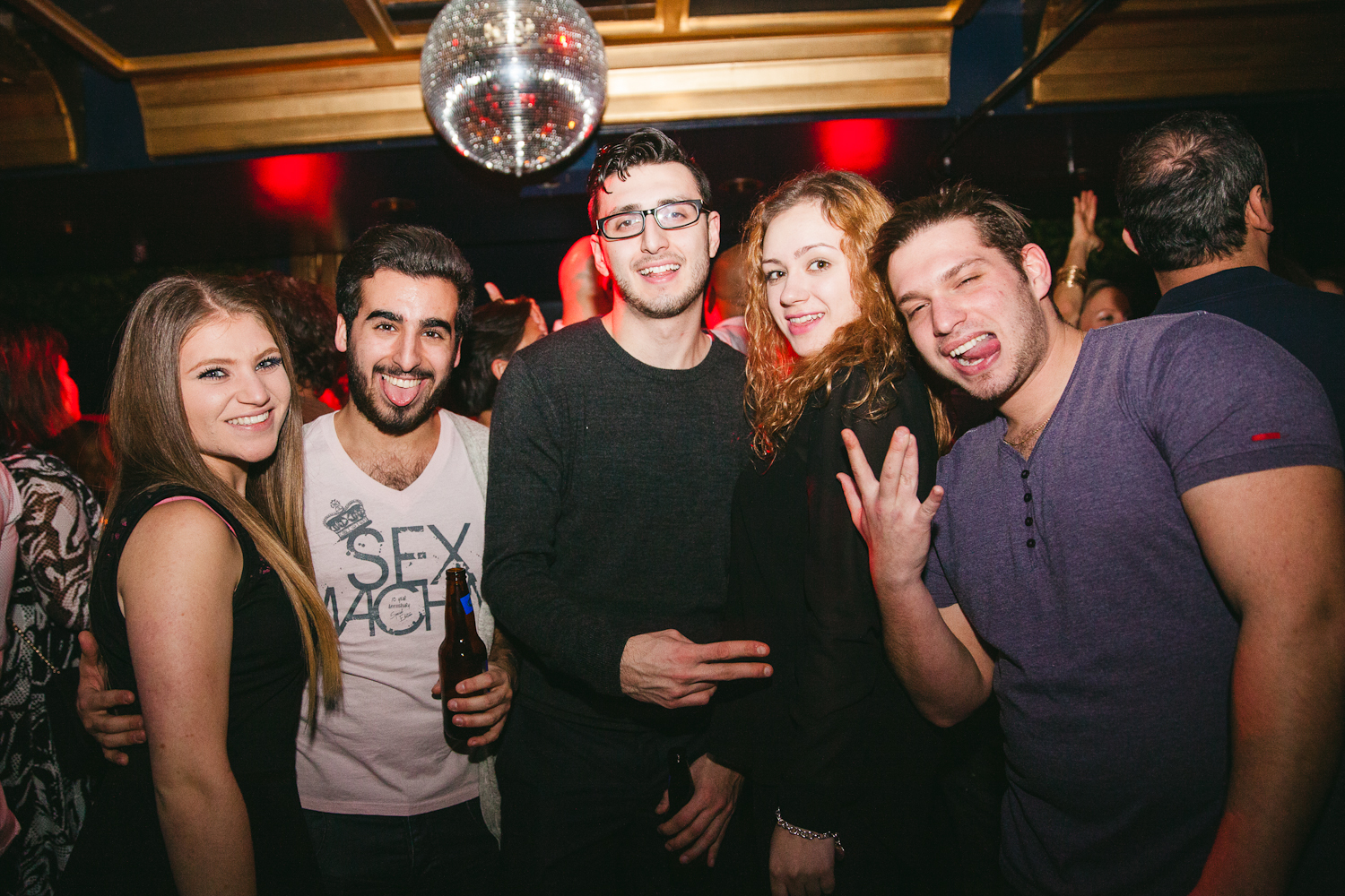 Le Peopl coule au rythme de la vodka pour sa soirée Di Salvio Reunion