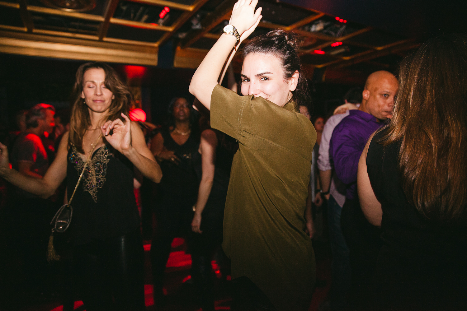 Le Peopl coule au rythme de la vodka pour sa soirée Di Salvio Reunion