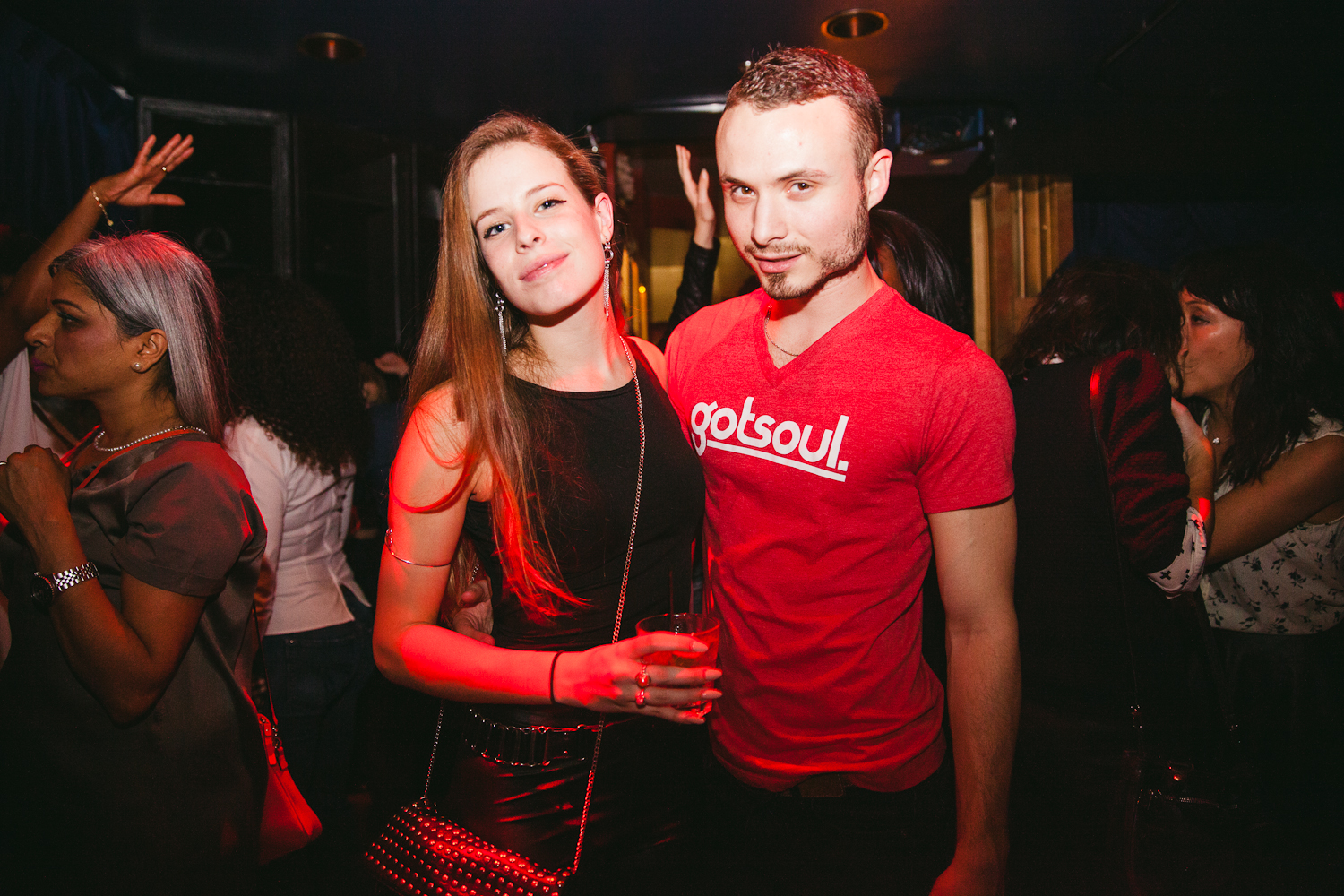 Le Peopl coule au rythme de la vodka pour sa soirée Di Salvio Reunion