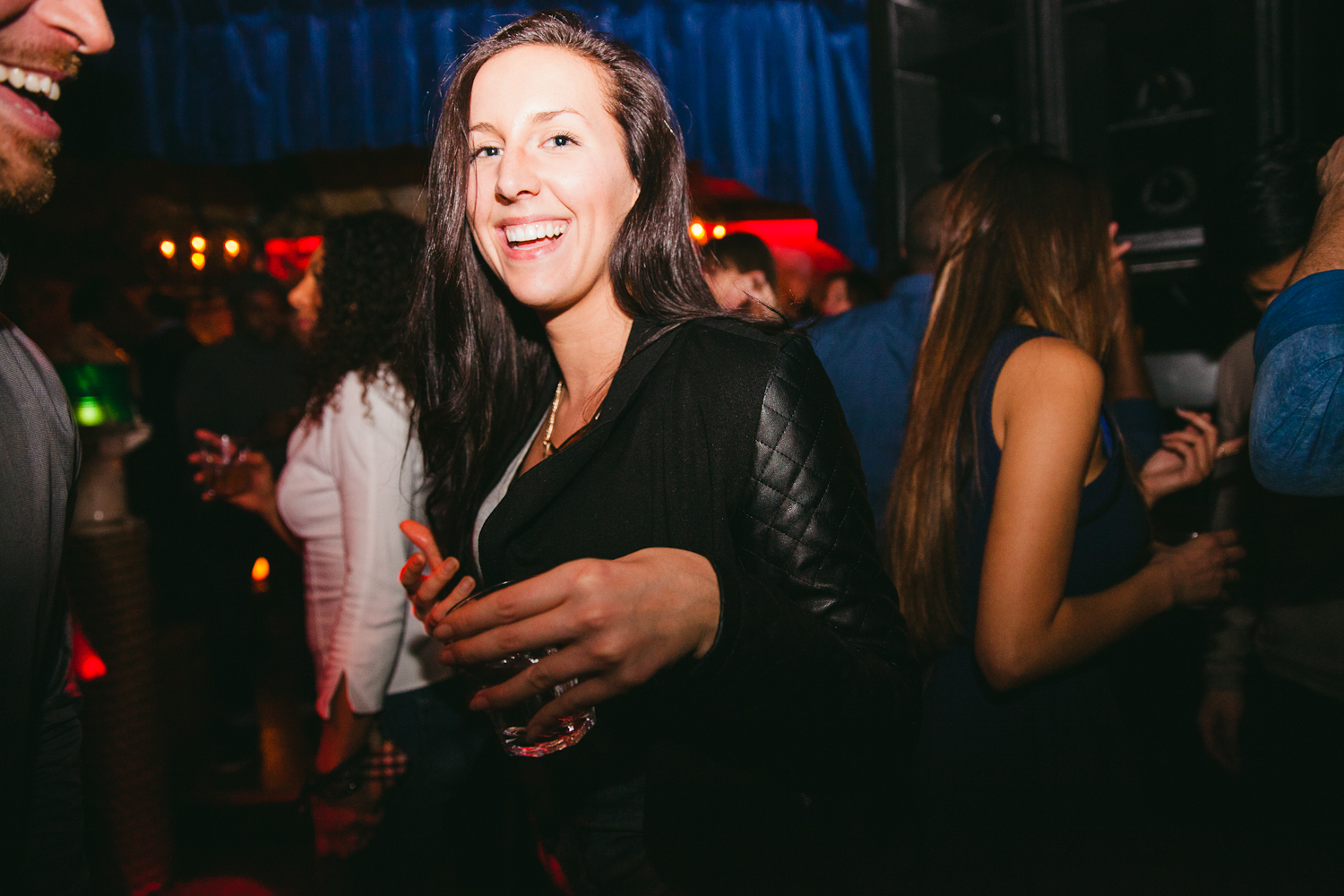 Le Peopl coule au rythme de la vodka pour sa soirée Di Salvio Reunion