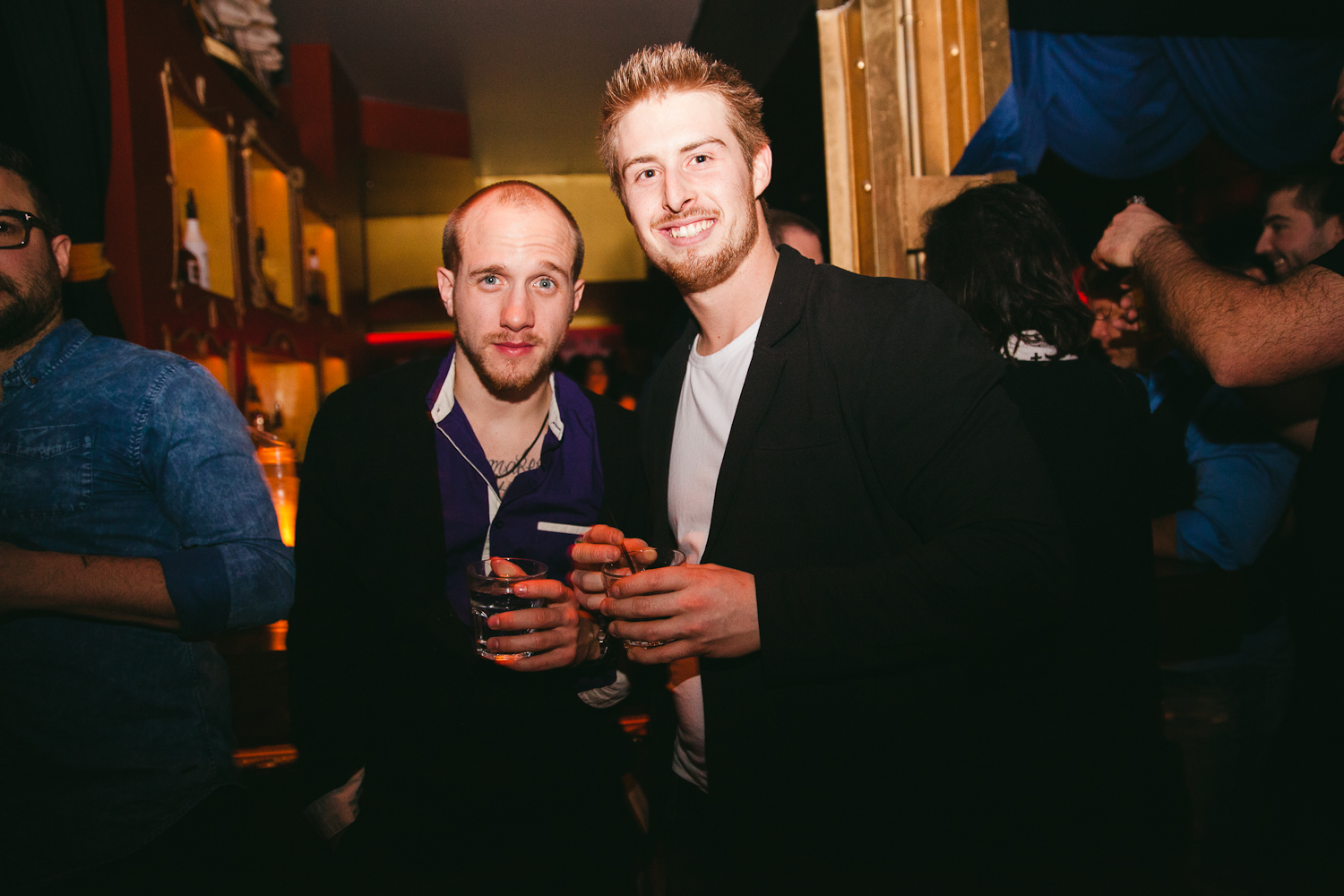 Le Peopl coule au rythme de la vodka pour sa soirée Di Salvio Reunion