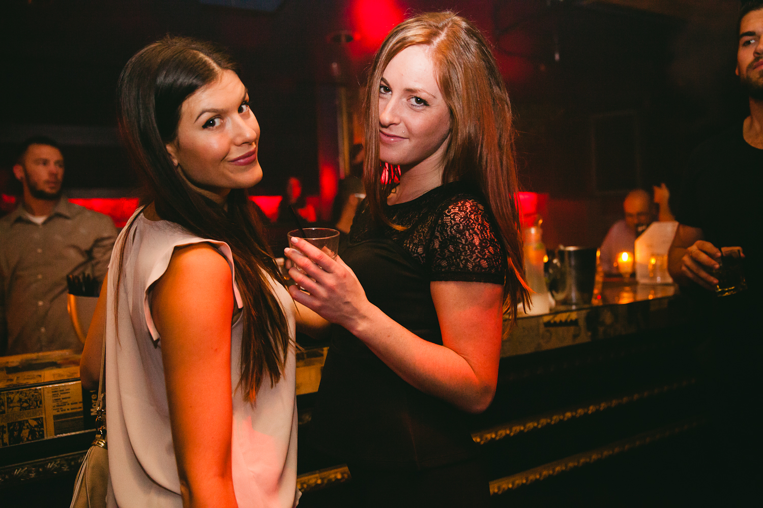 Le club Peopl fête ses deux ans à grands coups de shooters pis de bonne musique