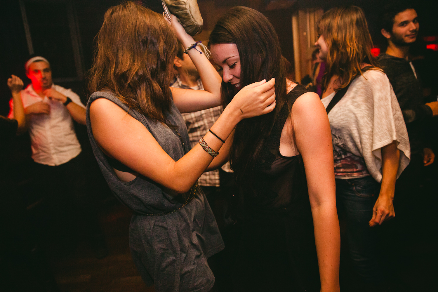 Le club Peopl fête ses deux ans à grands coups de shooters pis de bonne musique