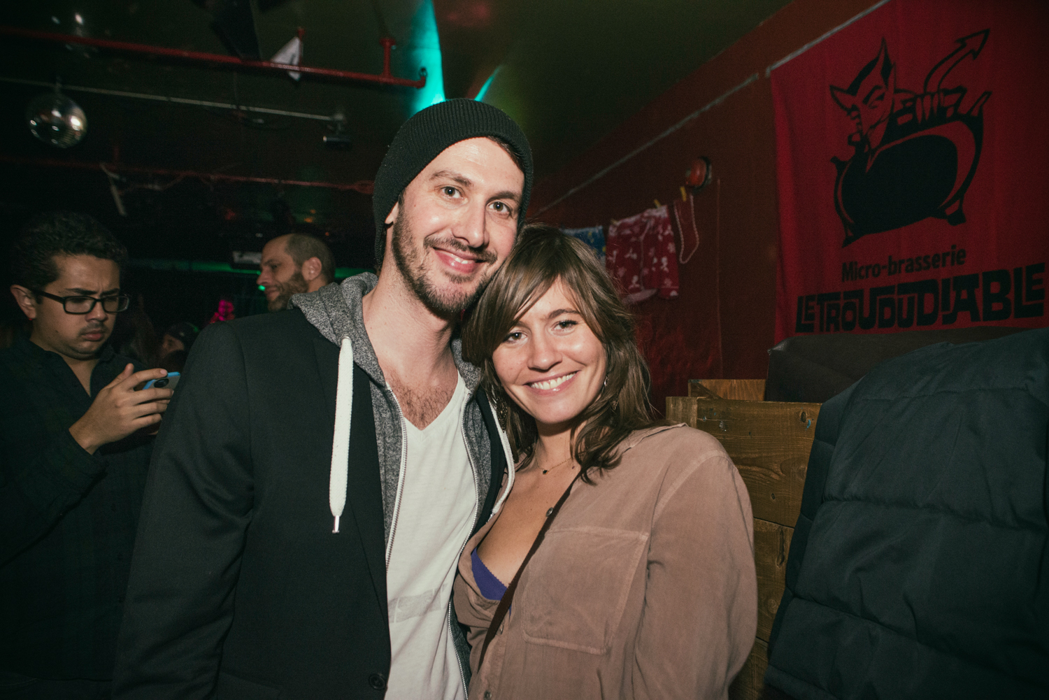 Folle ambiance et dancefloor en feu pour le party de Noël Dare to Care!