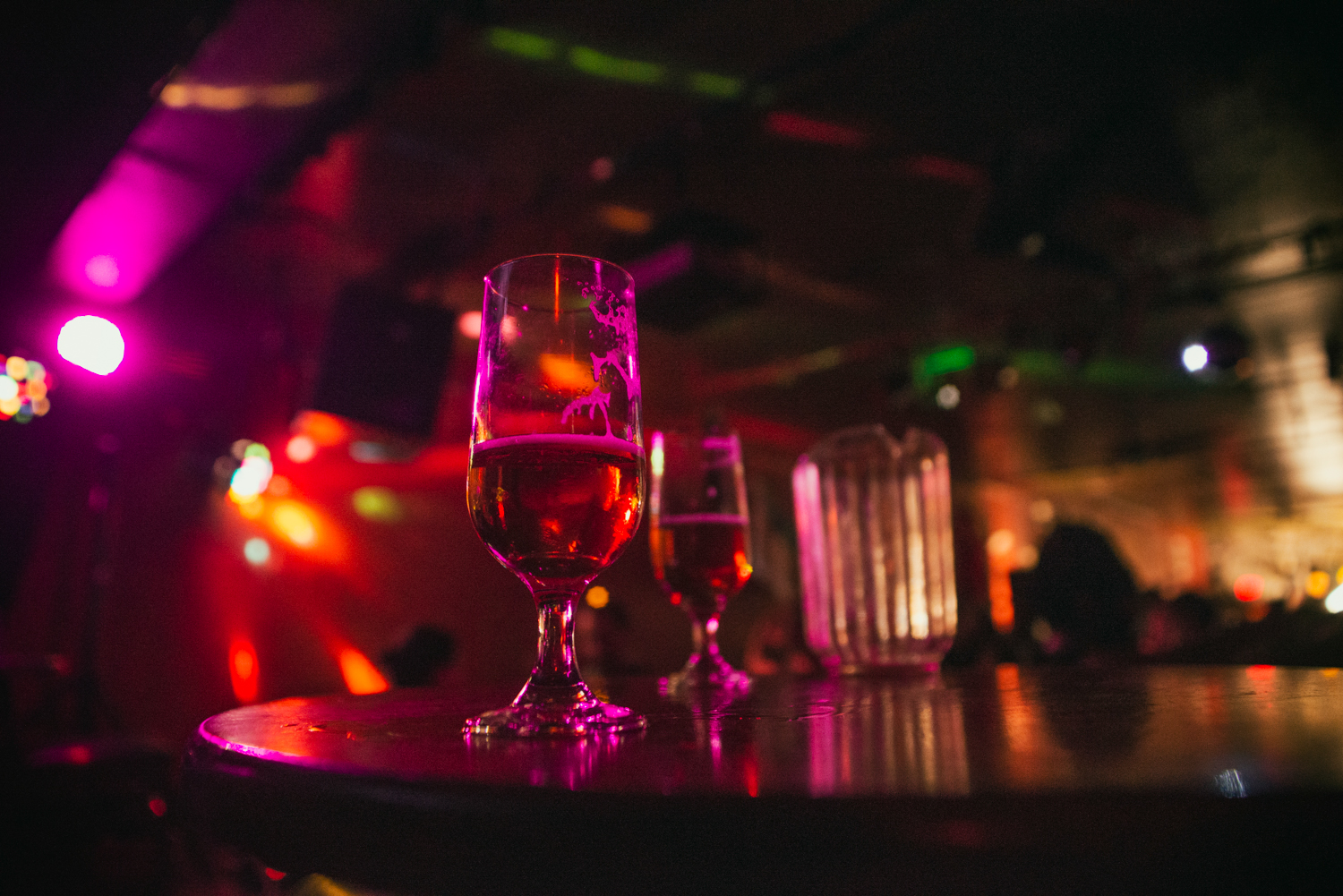 Folle ambiance et dancefloor en feu pour le party de Noël Dare to Care!