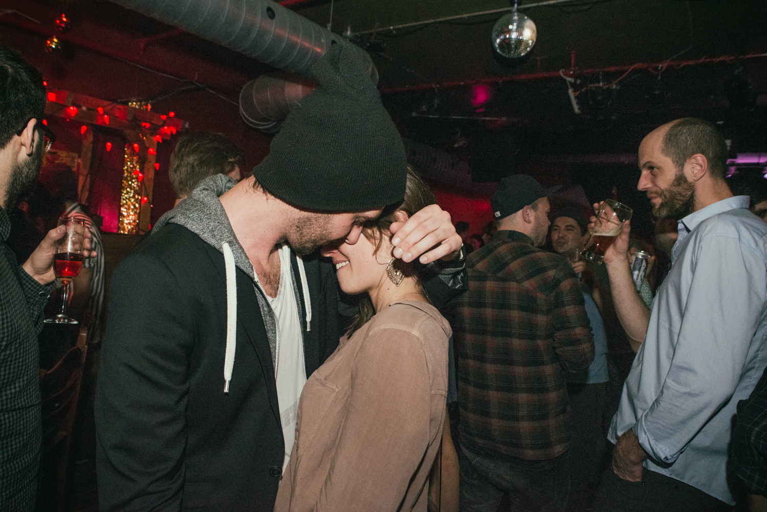 Folle ambiance et dancefloor en feu pour le party de Noël Dare to Care!