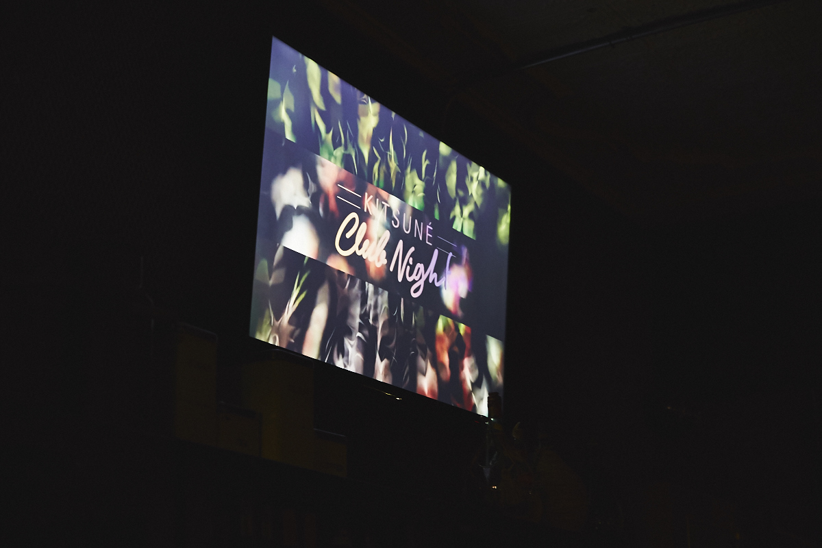 Méchante belle crowd de renards à la première soirée Kitsuné Club Night à l'Apt. 200