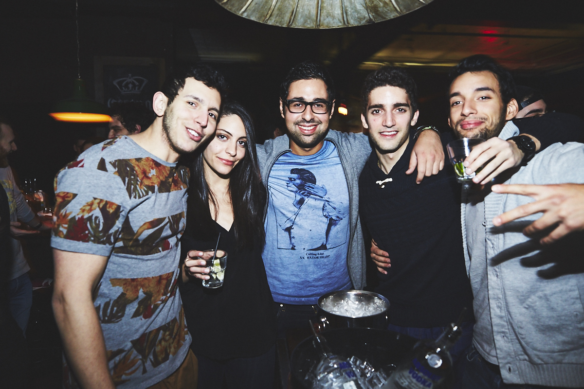 Méchante belle crowd de renards à la première soirée Kitsuné Club Night à l'Apt. 200