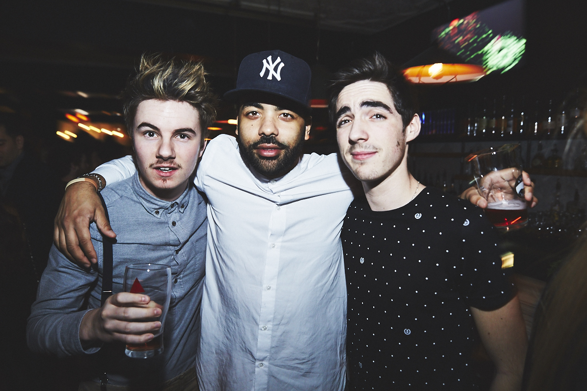 Méchante belle crowd de renards à la première soirée Kitsuné Club Night à l'Apt. 200