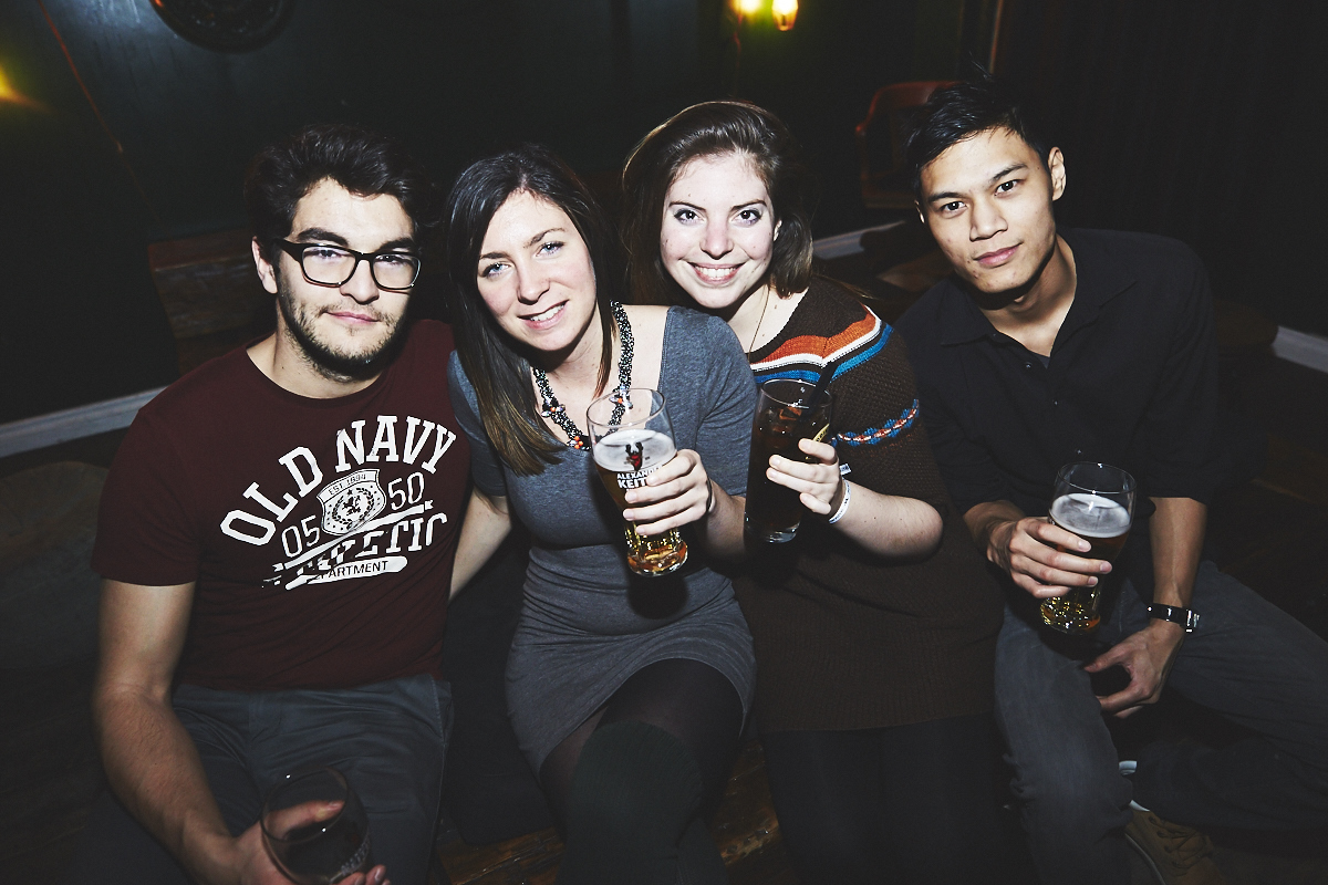 Méchante belle crowd de renards à la première soirée Kitsuné Club Night à l'Apt. 200