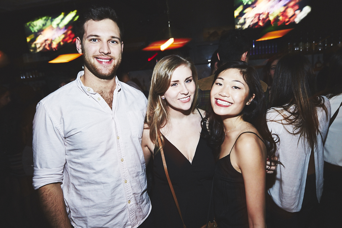 Méchante belle crowd de renards à la première soirée Kitsuné Club Night à l'Apt. 200