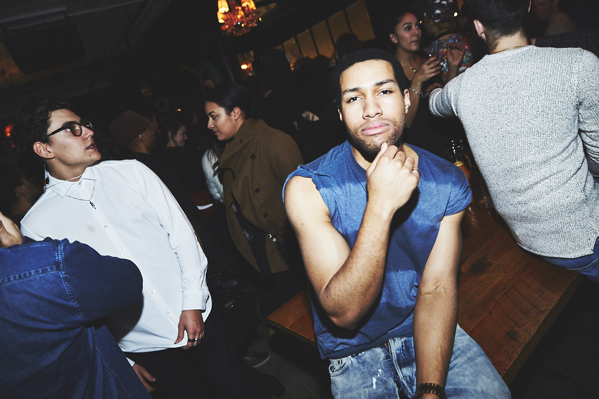 Méchante belle crowd de renards à la première soirée Kitsuné Club Night à l'Apt. 200