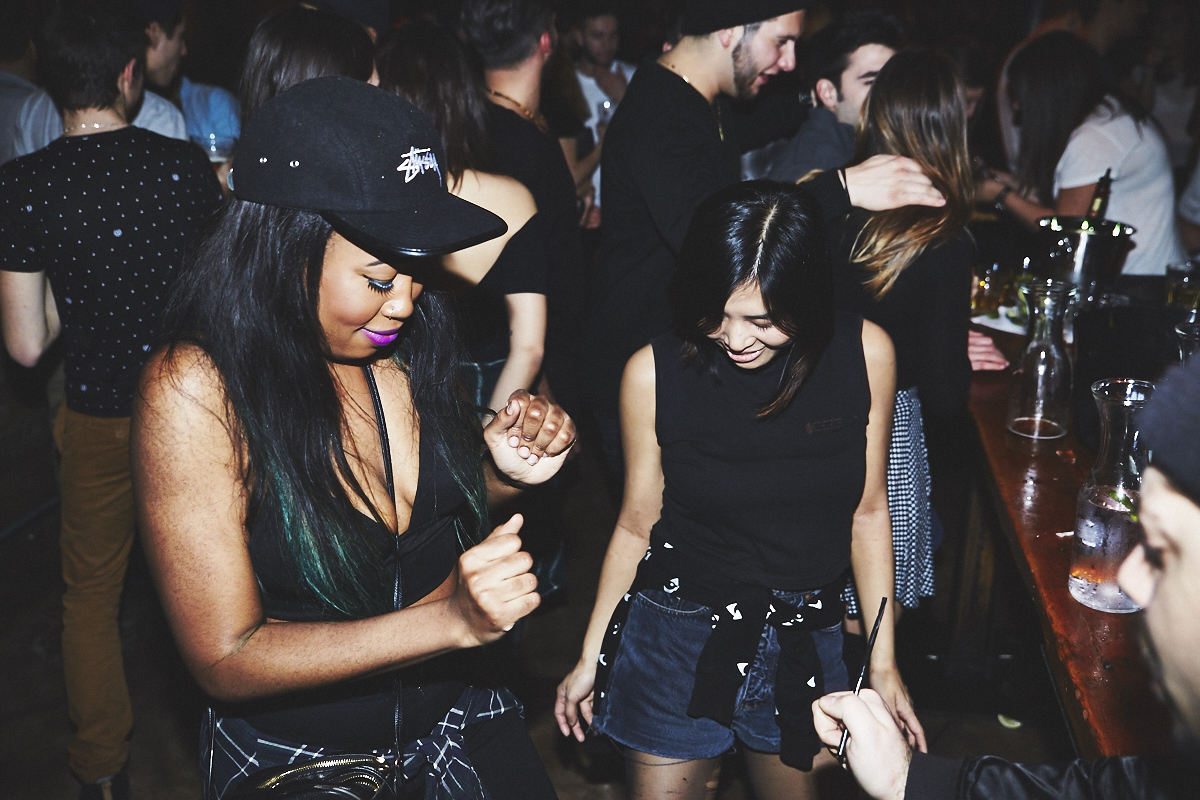 Méchante belle crowd de renards à la première soirée Kitsuné Club Night à l'Apt. 200