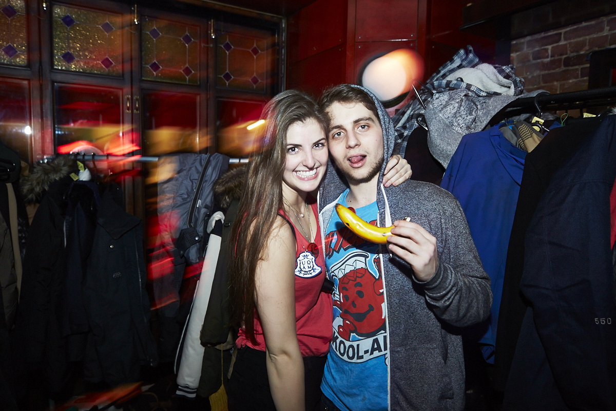 Le party des pré-jeux de la comm de l'UQAM au Pub du Quartier Latin: wild et fruité!