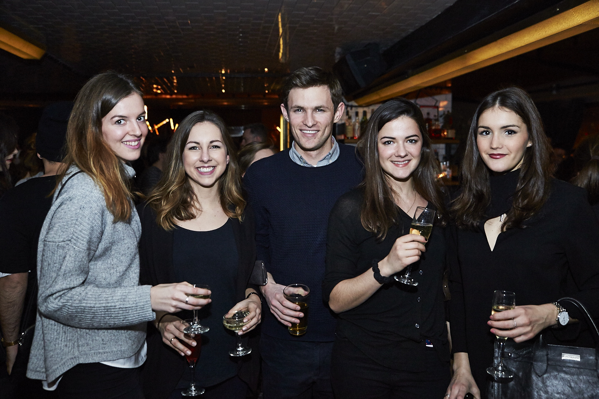 Triptyque dévoile plusieurs nouveaux films chez Mme Lee dans une ambiance à la fête!