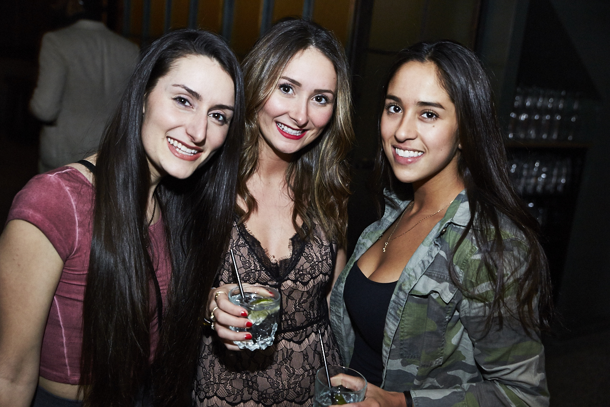 Triptyque dévoile plusieurs nouveaux films chez Mme Lee dans une ambiance à la fête!