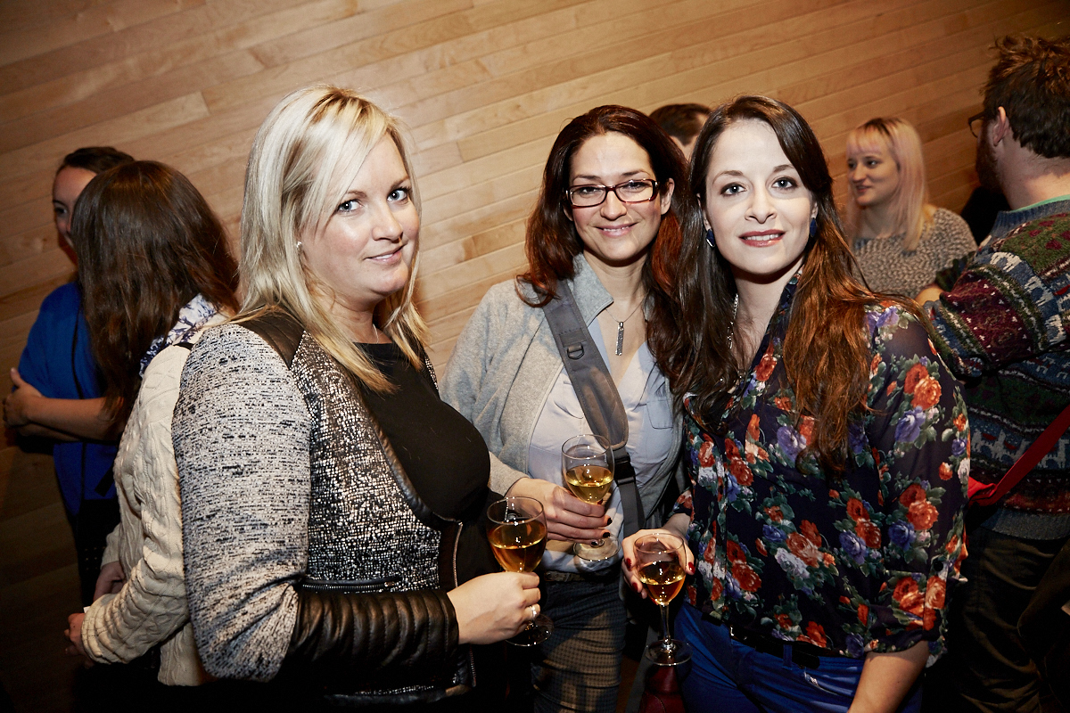 Jean Leloup attire une foule monstre pour le lancement de Paradis City au Planétarium