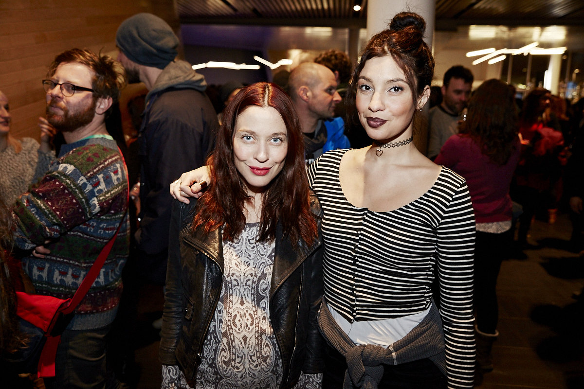 Jean Leloup attire une foule monstre pour le lancement de Paradis City au Planétarium