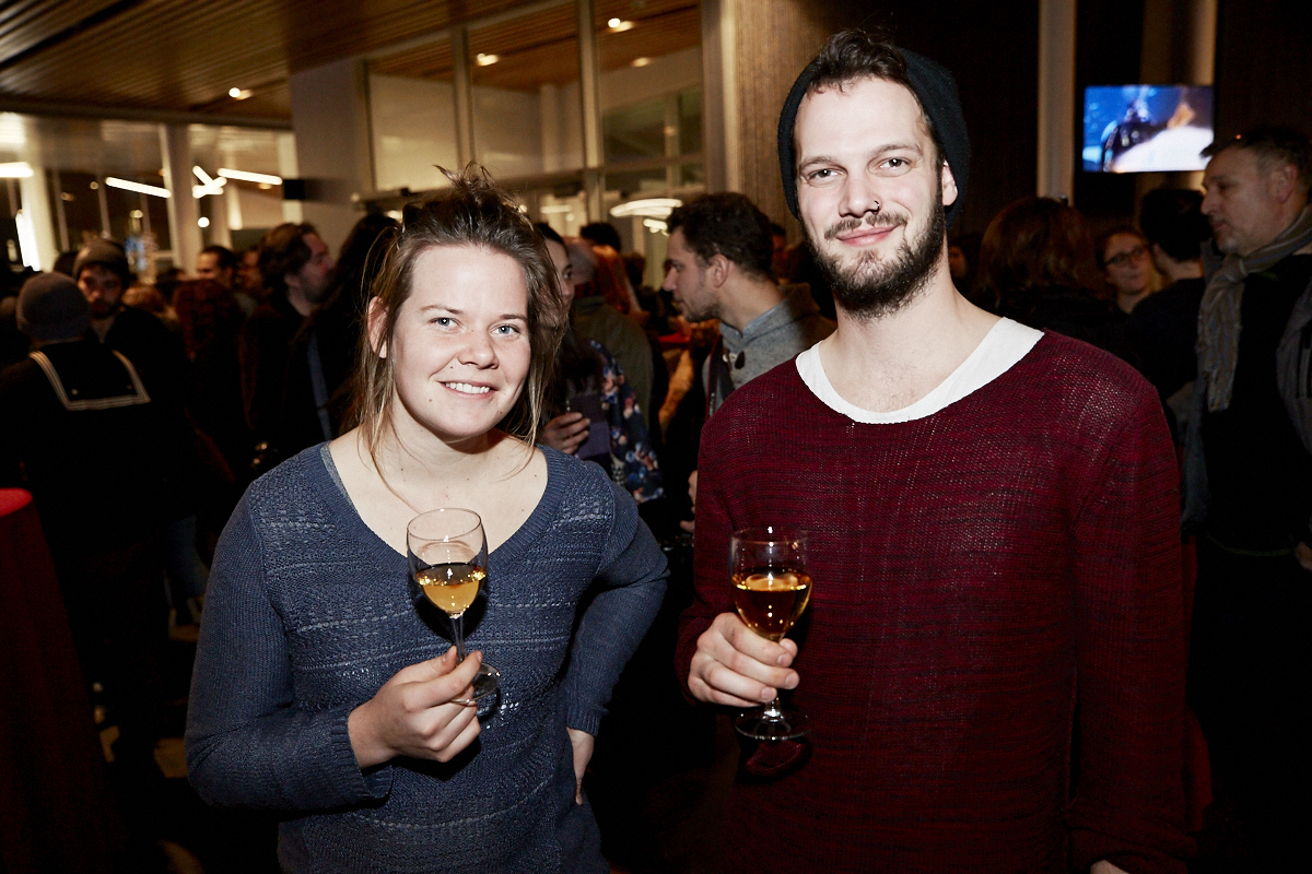 Jean Leloup attire une foule monstre pour le lancement de Paradis City au Planétarium