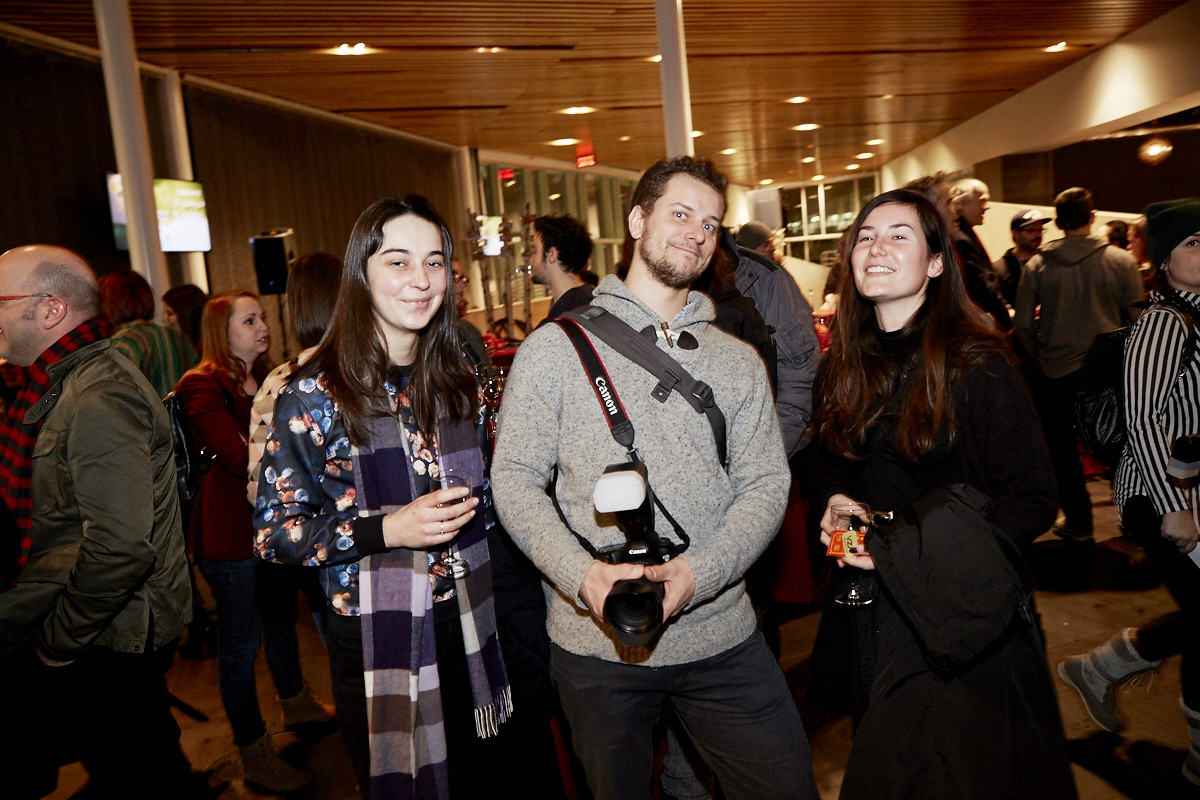 Jean Leloup attire une foule monstre pour le lancement de Paradis City au Planétarium