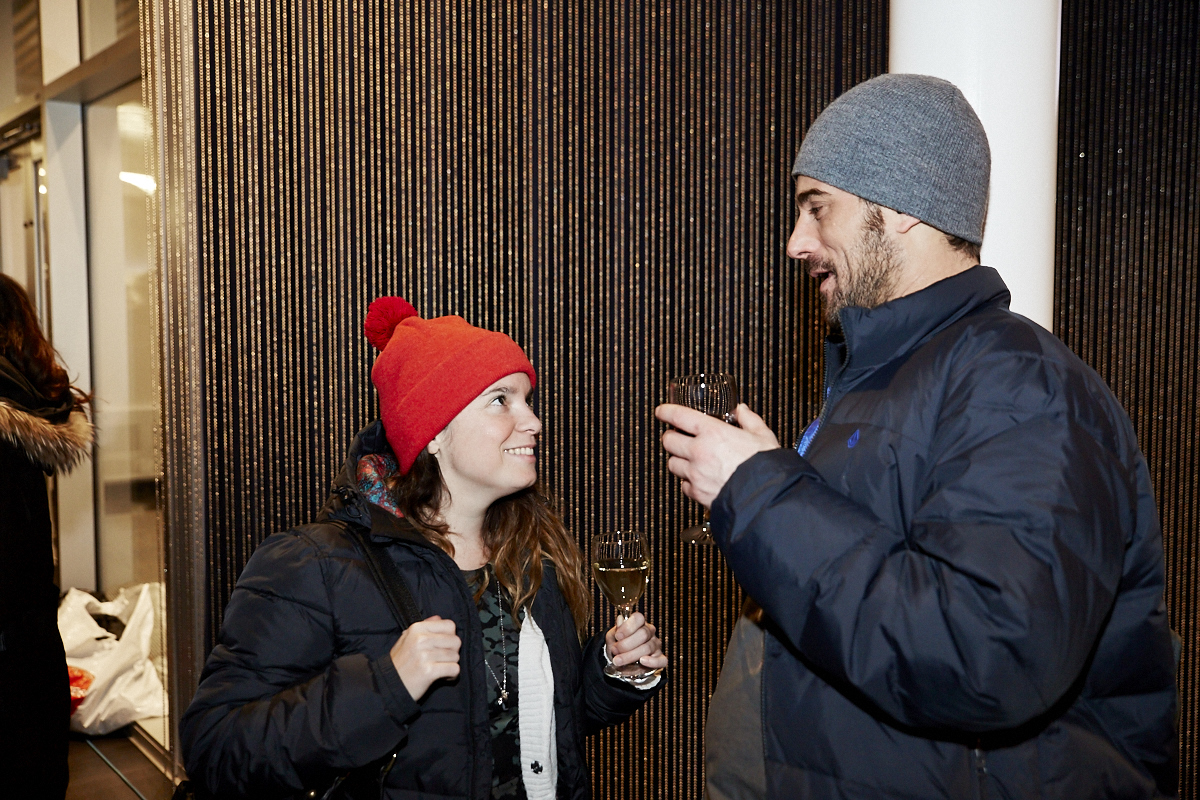 Jean Leloup attire une foule monstre pour le lancement de Paradis City au Planétarium