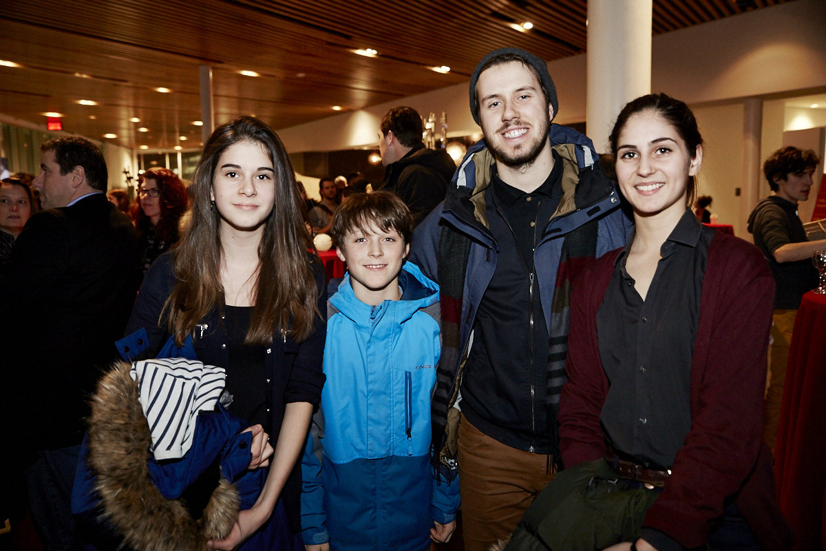 Jean Leloup attire une foule monstre pour le lancement de Paradis City au Planétarium