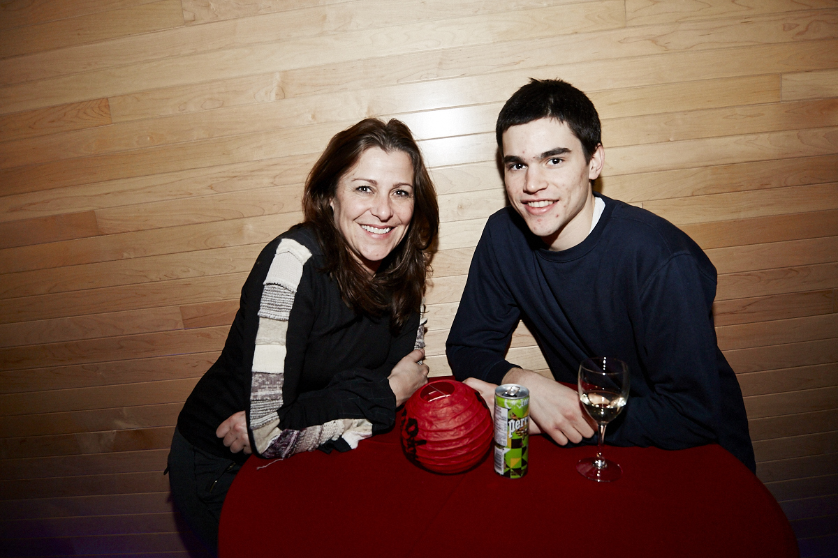 Jean Leloup attire une foule monstre pour le lancement de Paradis City au Planétarium