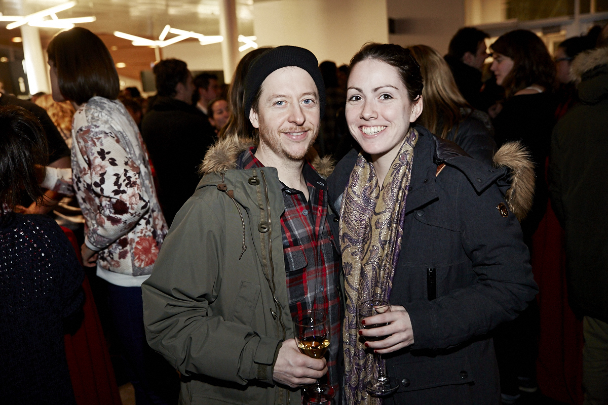 Jean Leloup attire une foule monstre pour le lancement de Paradis City au Planétarium