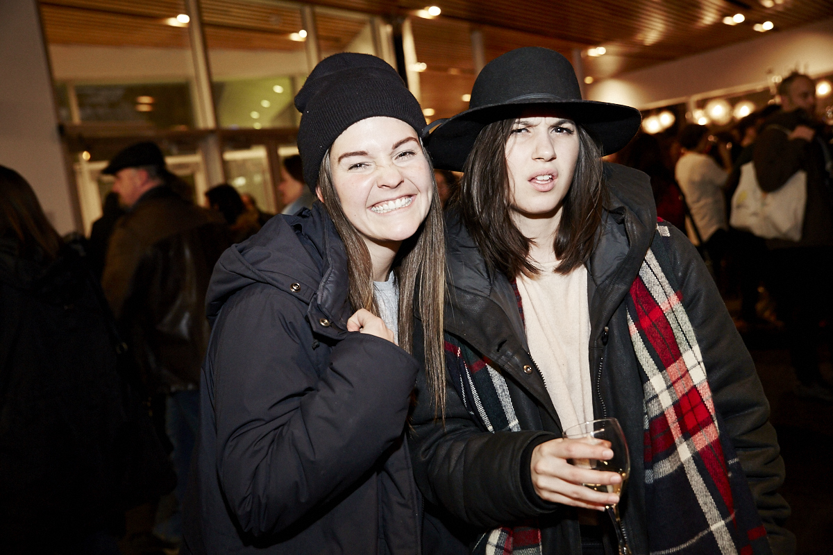 Jean Leloup attire une foule monstre pour le lancement de Paradis City au Planétarium