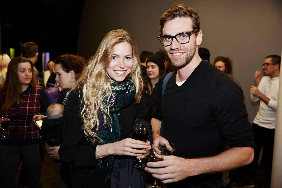 Jean Leloup attire une foule monstre pour le lancement de Paradis City au Planétarium