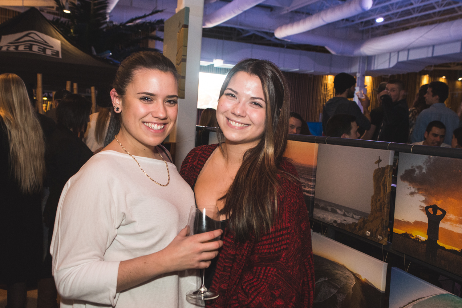 Les vagues et la chaleur s'invitent à Montréal lors du wrap party de Oui Surf en Afrique!