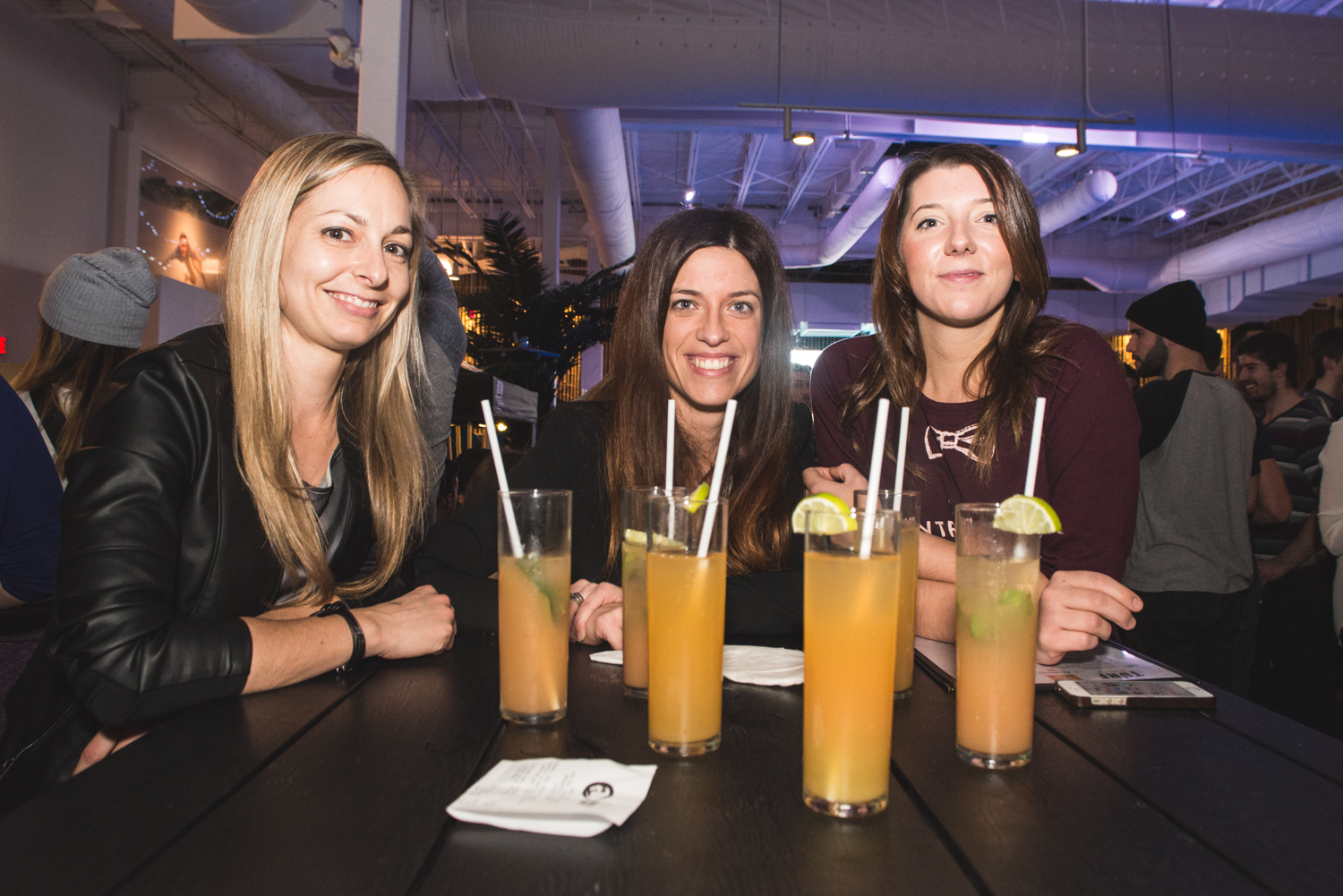 Les vagues et la chaleur s'invitent à Montréal lors du wrap party de Oui Surf en Afrique!