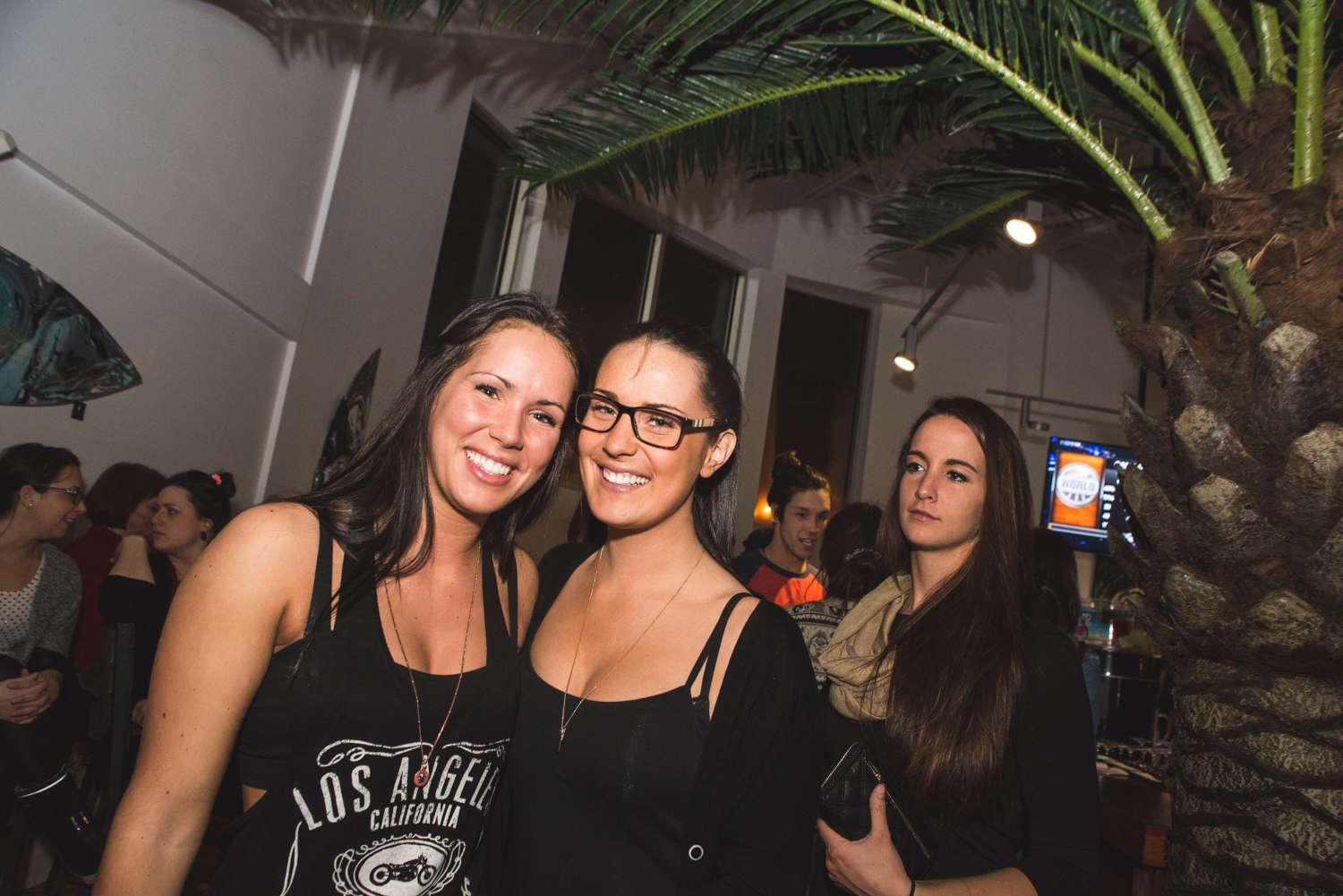 Les vagues et la chaleur s'invitent à Montréal lors du wrap party de Oui Surf en Afrique!