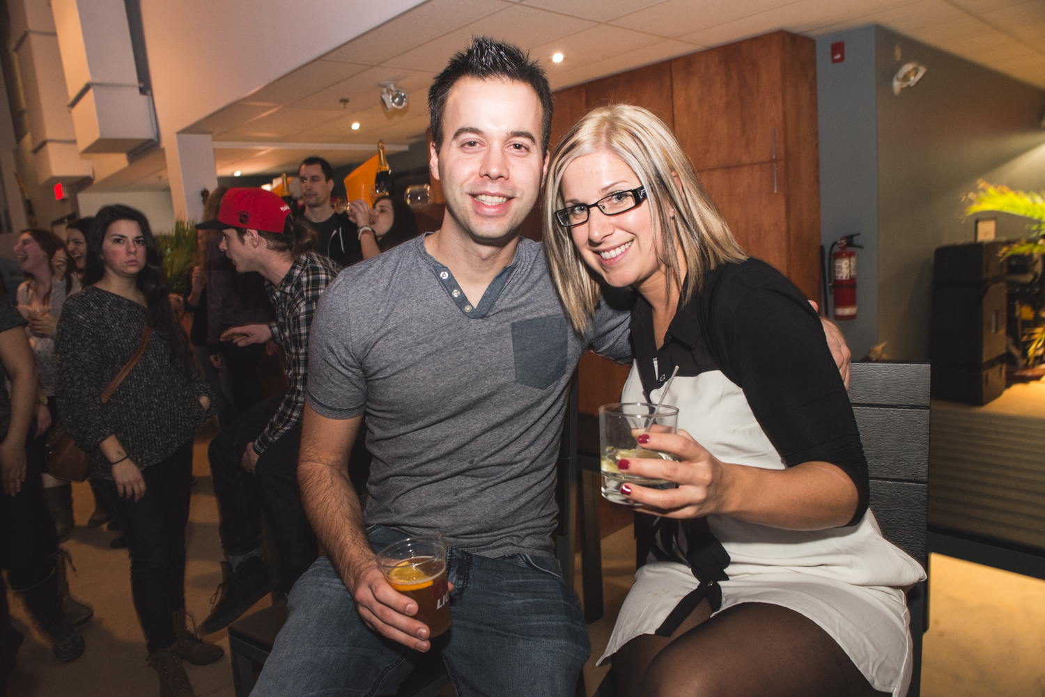 Les vagues et la chaleur s'invitent à Montréal lors du wrap party de Oui Surf en Afrique!