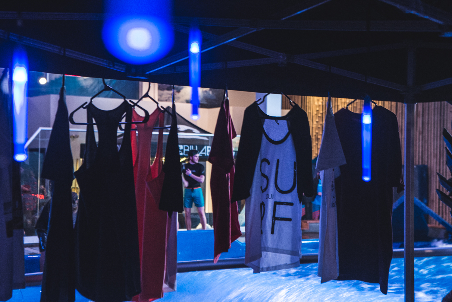 Les vagues et la chaleur s'invitent à Montréal lors du wrap party de Oui Surf en Afrique!