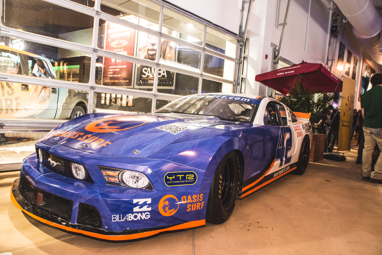 Les vagues et la chaleur s'invitent à Montréal lors du wrap party de Oui Surf en Afrique!