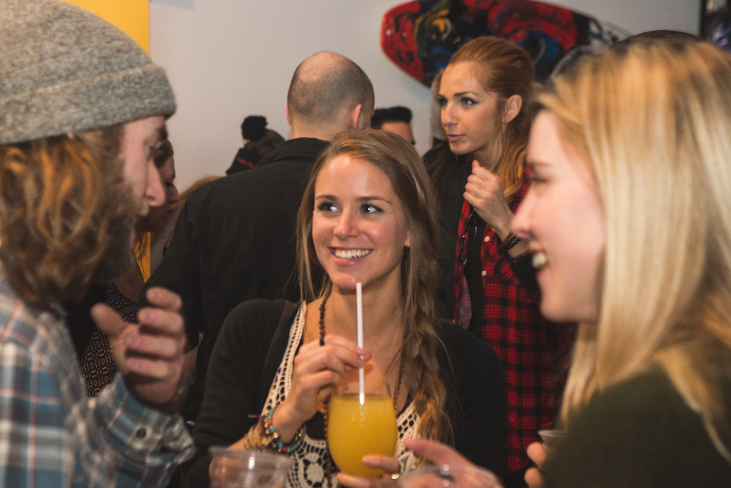 Les vagues et la chaleur s'invitent à Montréal lors du wrap party de Oui Surf en Afrique!