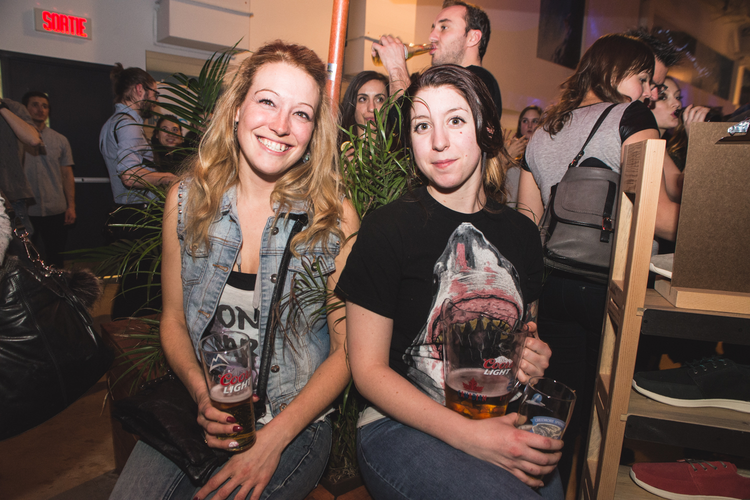 Les vagues et la chaleur s'invitent à Montréal lors du wrap party de Oui Surf en Afrique!