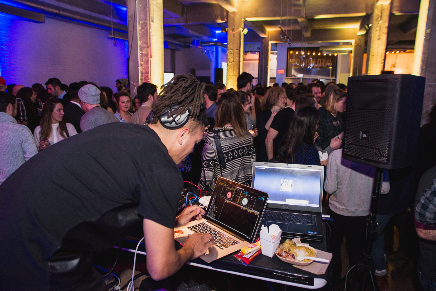 Nos talentueux designers graphiques québécois font la fête au party Grafika à l'Espace Infopresse